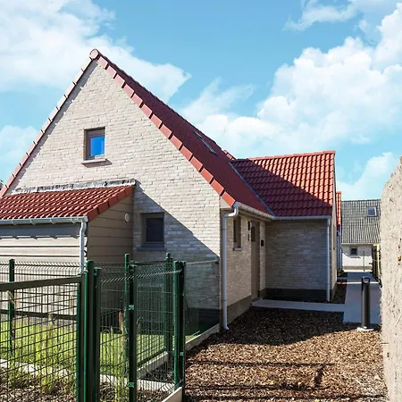 In Near Sandy Beaches, Cleaning Included Сasa de vacaciones Koksijde
